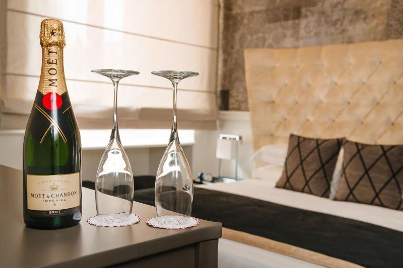 Rhea Silvia Luxury Rooms Spagna - Oda
