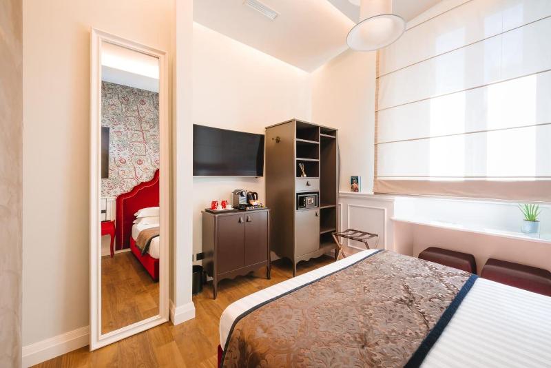 Rhea Silvia Luxury Rooms Spagna - Oda