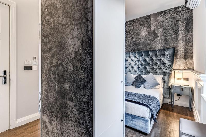 Rhea Silvia Luxury Rooms Spagna - Oda