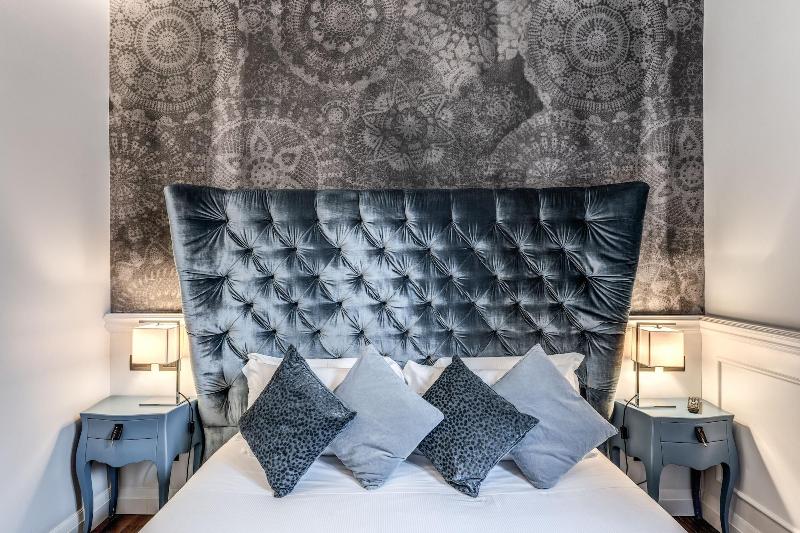 Rhea Silvia Luxury Rooms Spagna - Oda