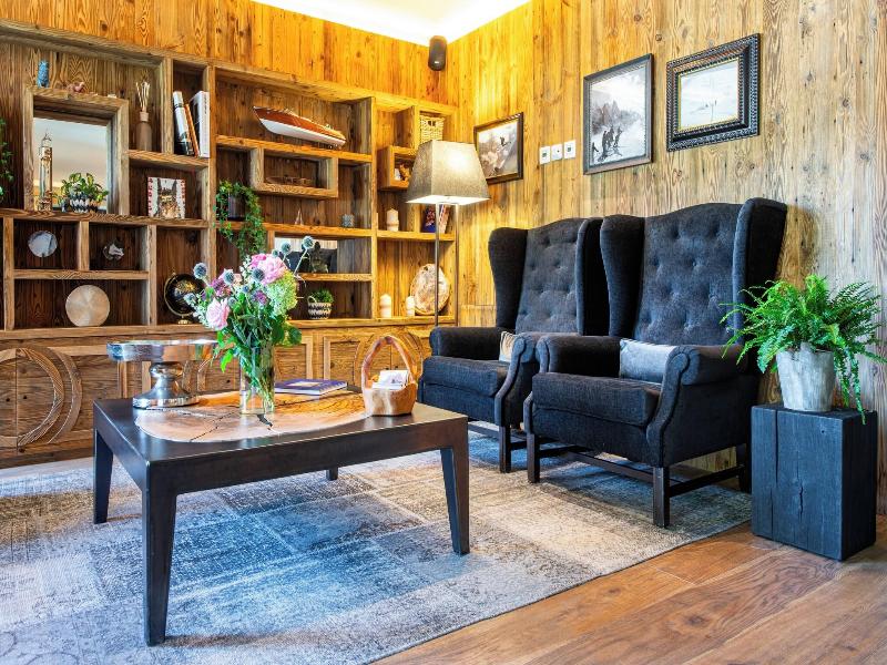 Hotel Montchalet - Lobi