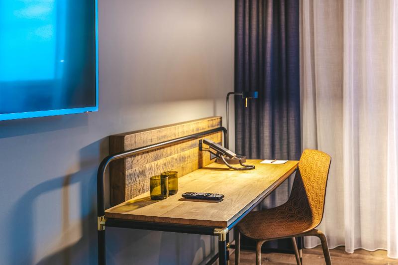 Four Elements Hotel Amsterdam - Oda