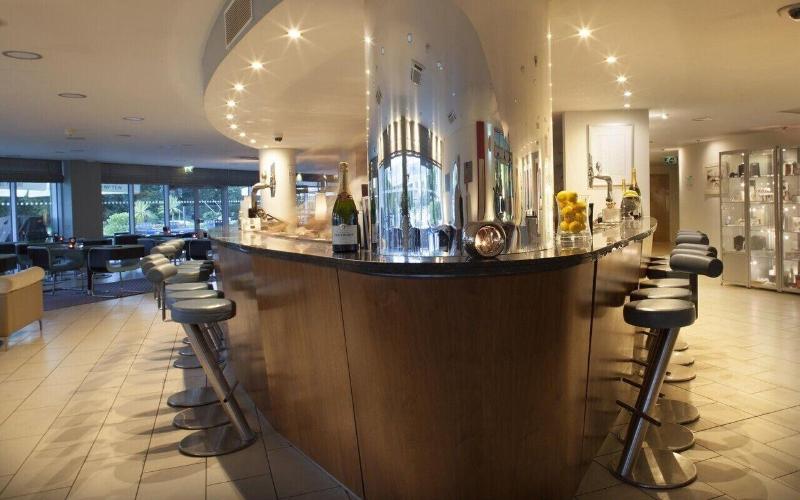 Captains Club Hotel - Bar
