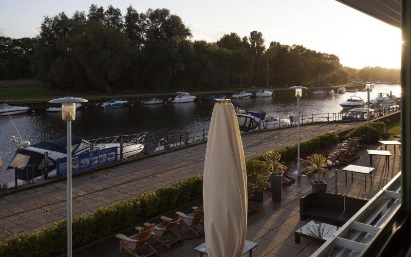 Captains Club Hotel - Genel