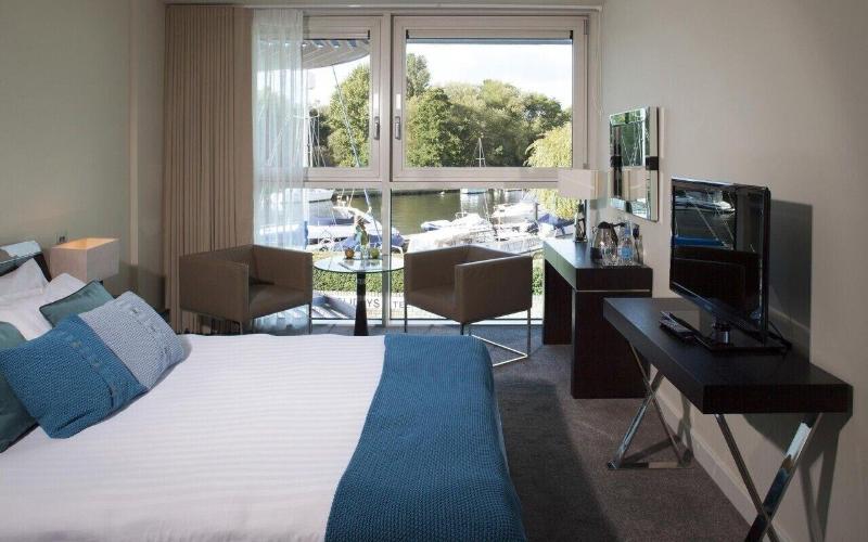 Captains Club Hotel - Oda