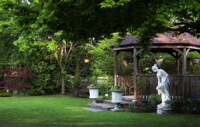 Little Silver Country Hotel - Teras