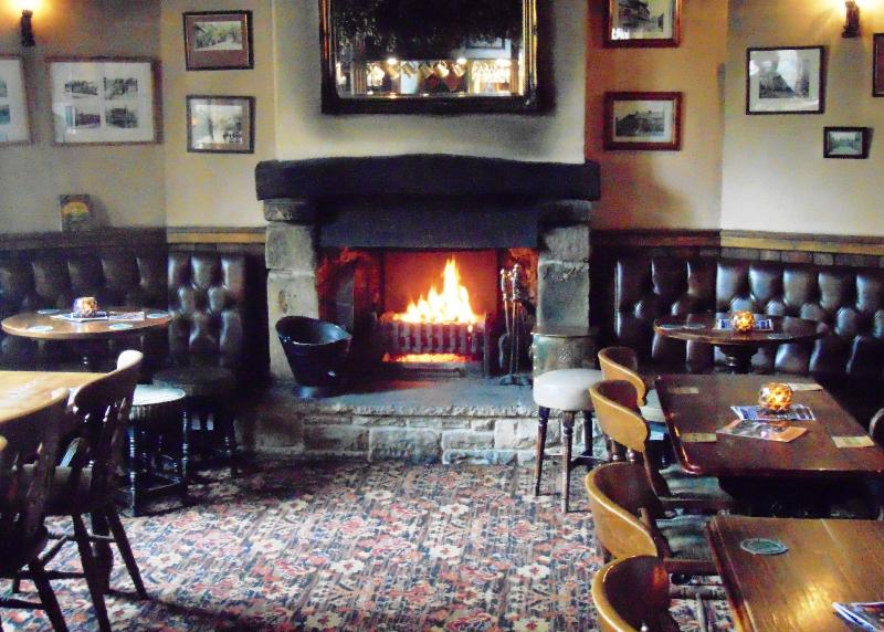 The Old Poets Corner - Lobi