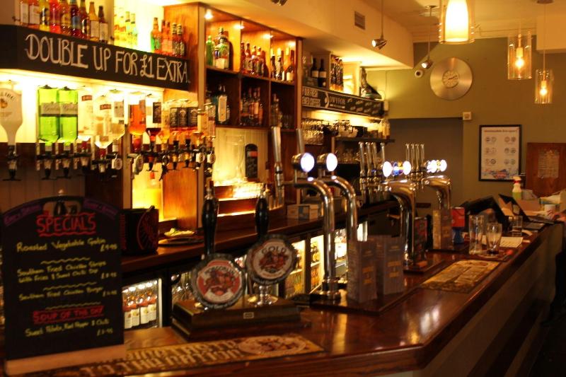 The Menai Hotel - Bar