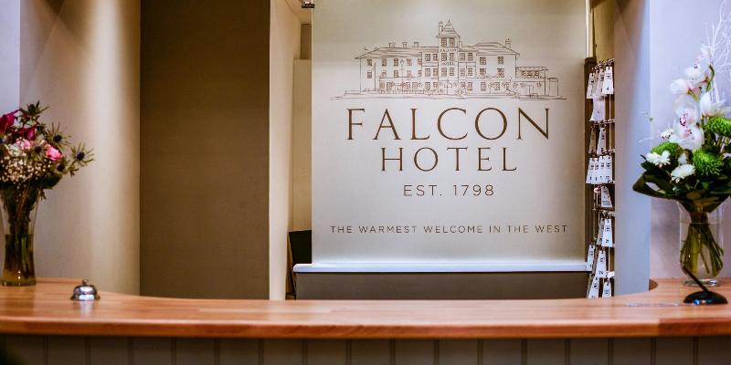 The Falcon Hotel - Lobi