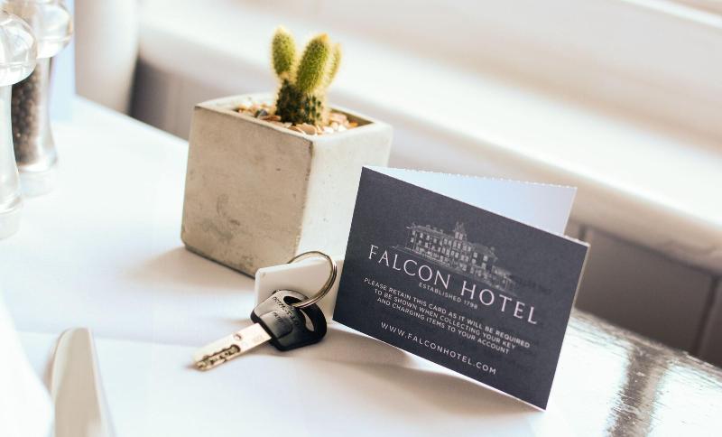 The Falcon Hotel - Lobi