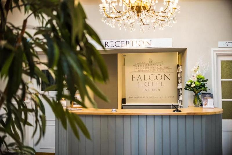The Falcon Hotel - Lobi