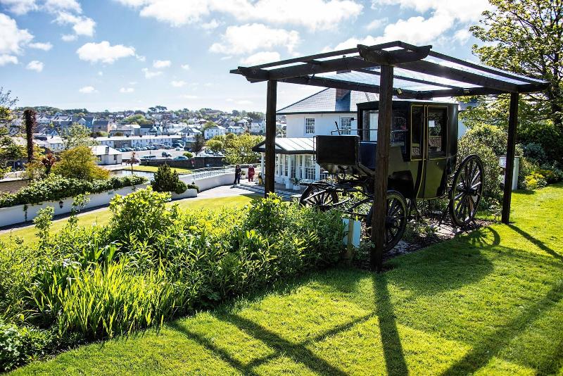 The Falcon Hotel - Genel