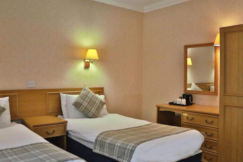 Loch Long Hotel - Oda