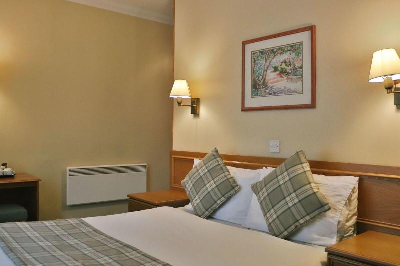 Loch Long Hotel - Oda