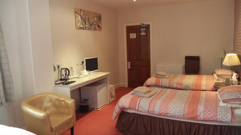 Acer Lodge Guest House - Oda