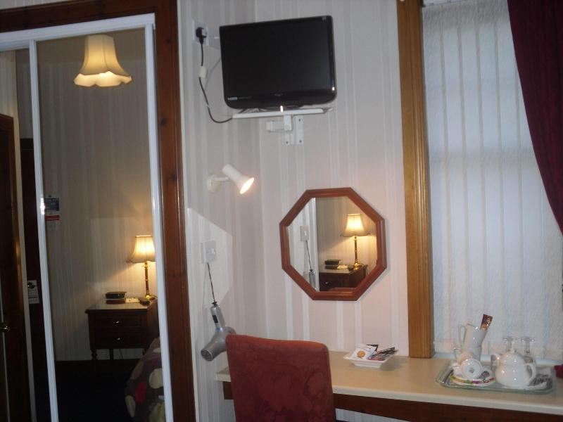 Acer Lodge Guest House - Oda