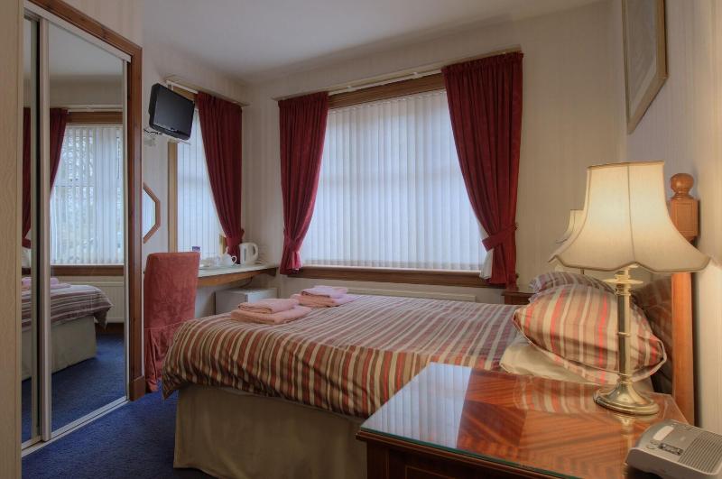 Acer Lodge Guest House - Oda