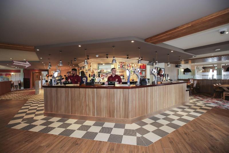Spring River Ebbsfleet by Marston's Inns - Bar