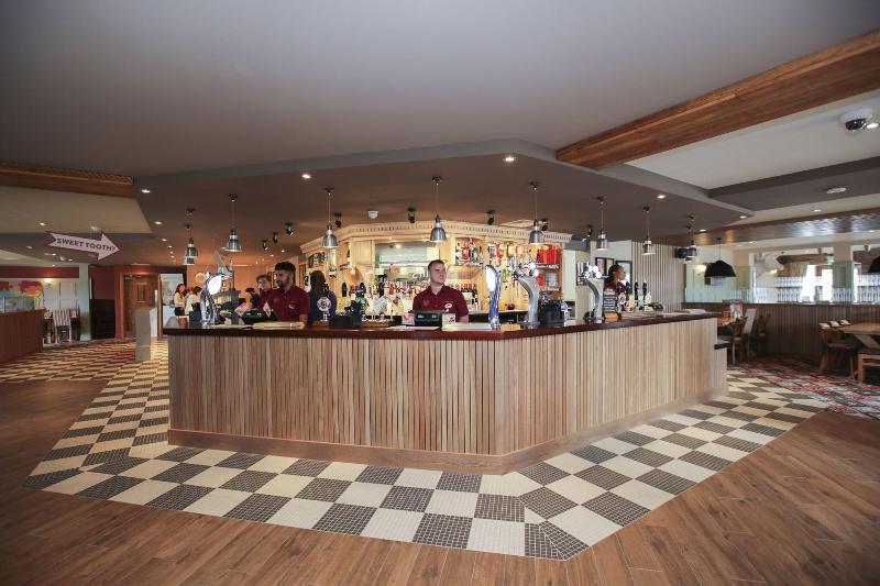 Spring River Ebbsfleet by Marston's Inns - Bar