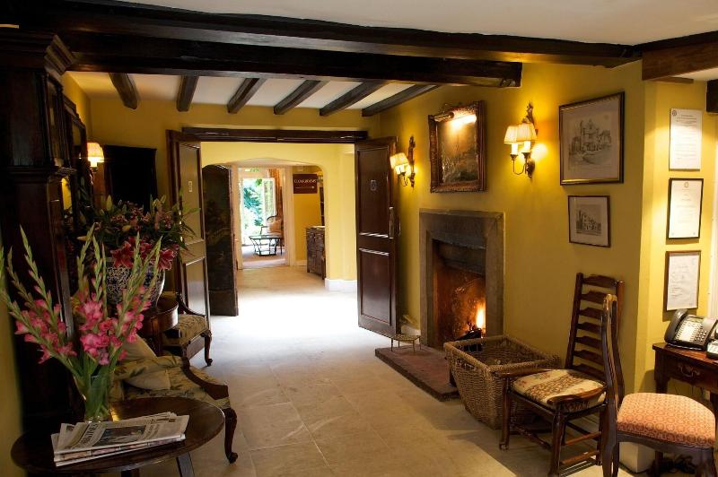 Ockenden Manor Hotel & Spa - Lobi
