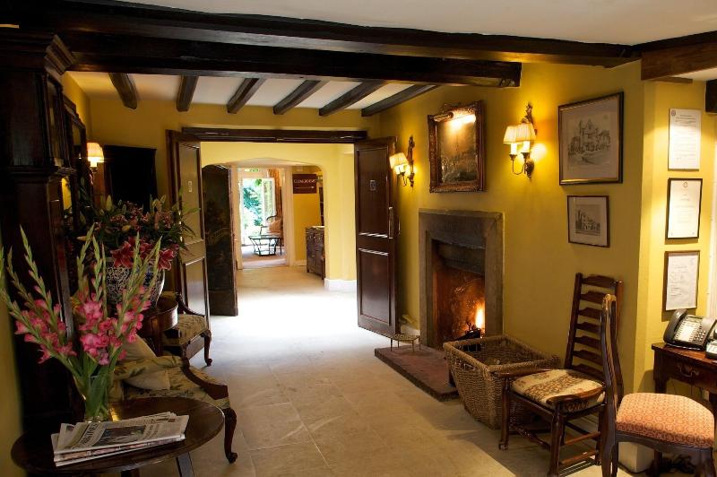 Ockenden Manor Hotel & Spa - Lobi