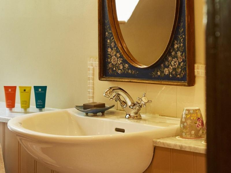 Ockenden Manor Hotel & Spa - Oda