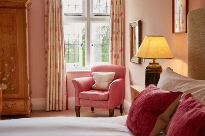 Ockenden Manor Hotel & Spa - Oda