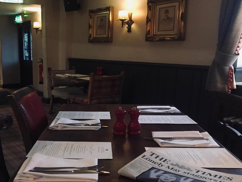 The Crown Pub Dining Rooms - Genel