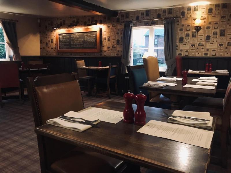 The Crown Pub Dining Rooms - Restoran