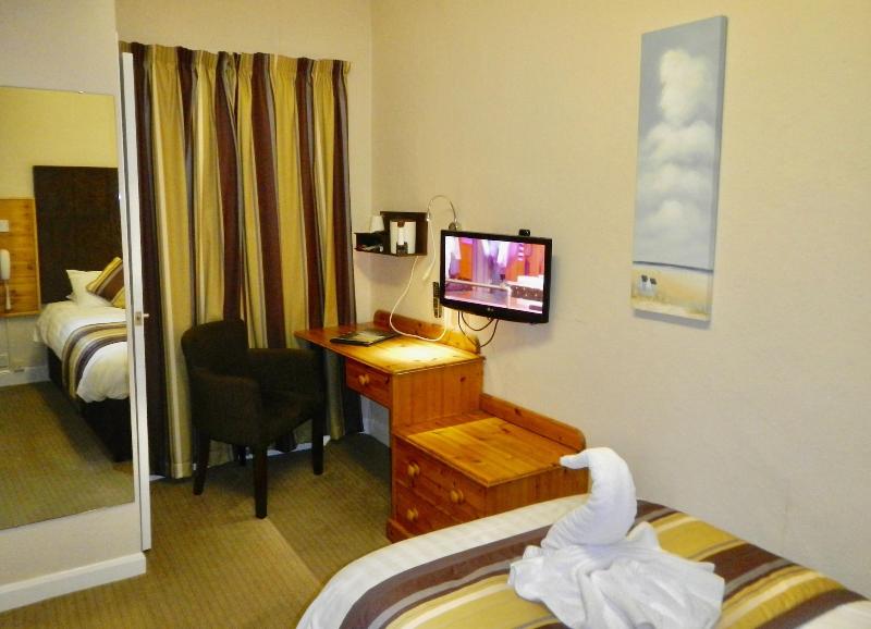 The Burton Hotel And Cloud Nine - Oda