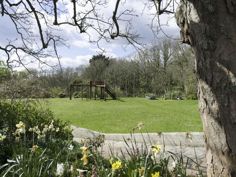 Burton Farmhouse - Genel