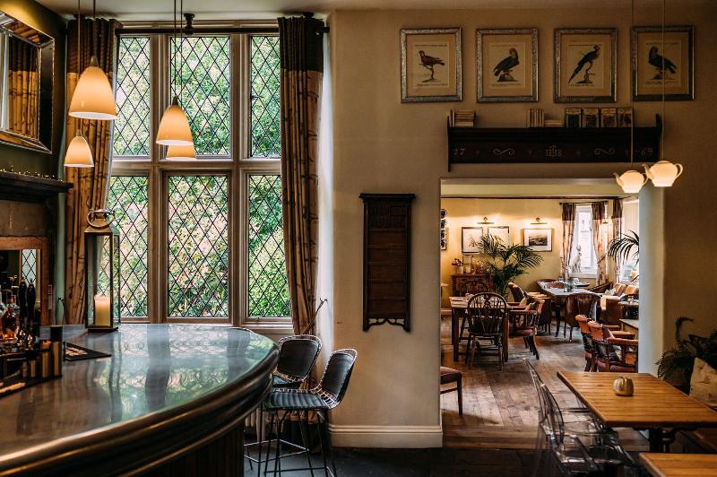 Falcon Manor Hotel - Bar