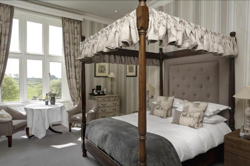 Falcon Manor Hotel - Oda