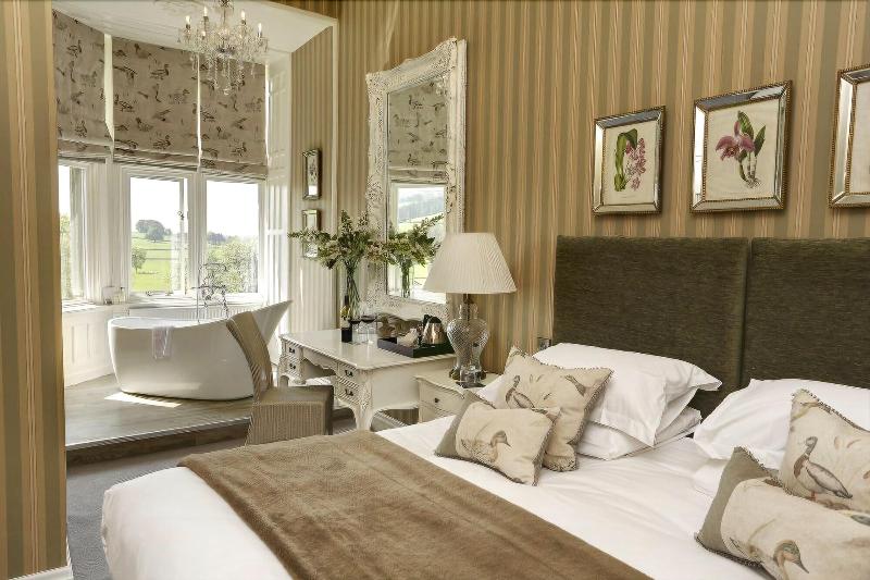 Falcon Manor Hotel - Oda