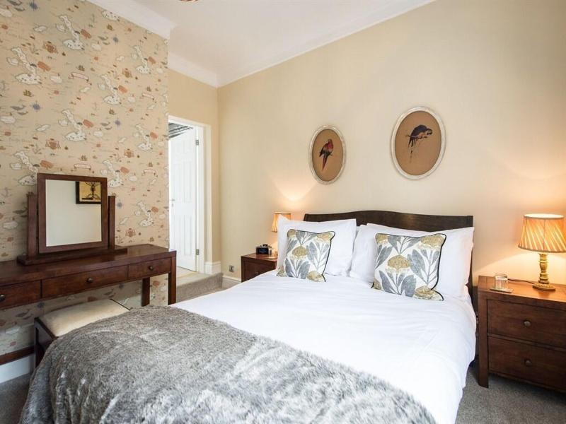 Darwin's Townhouse - Oda