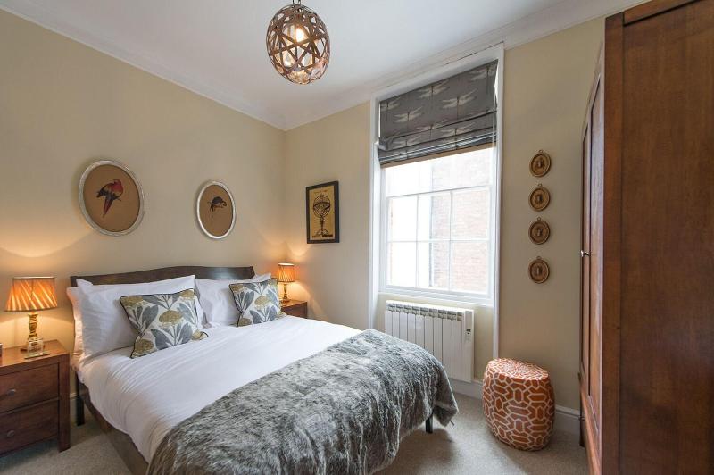 Darwin's Townhouse - Oda