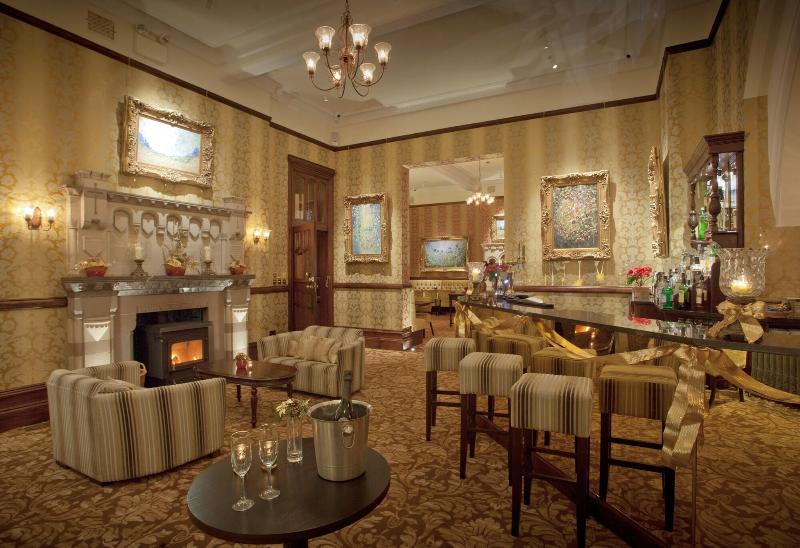 Camelot Castle Hotel - Bar
