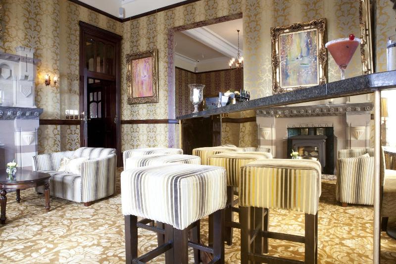 Camelot Castle Hotel - Lobi