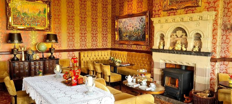 Camelot Castle Hotel - Lobi