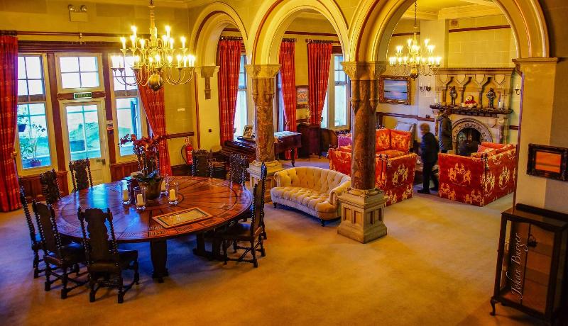 Camelot Castle Hotel - Lobi