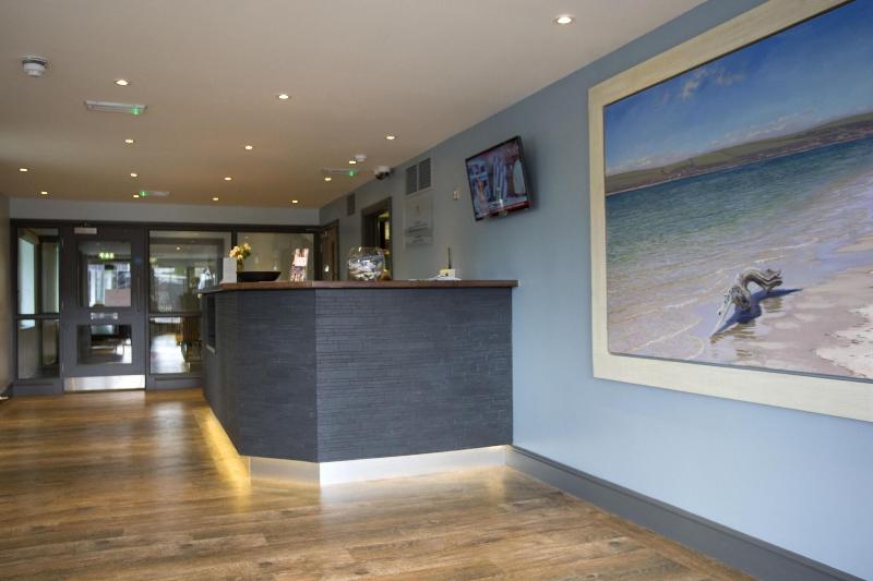 County Arms - Lobi