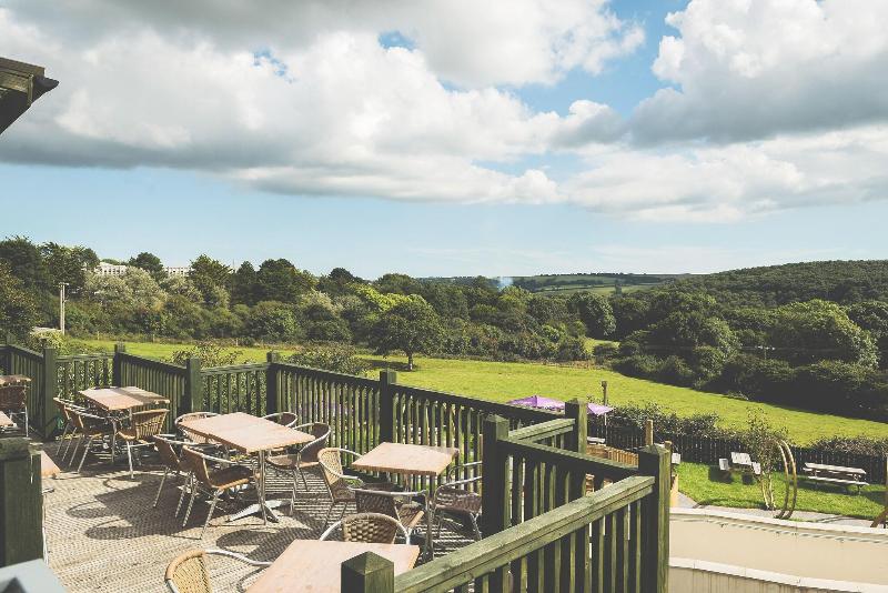 County Arms - Genel