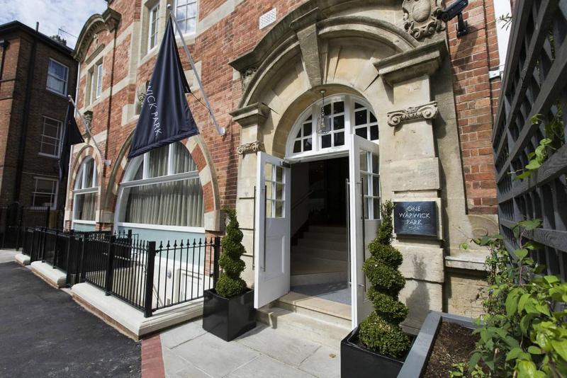 One Warwick Park Hotel - Teras