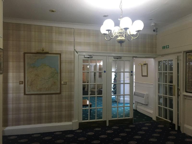 George And Abbotsford Hotel - Lobi