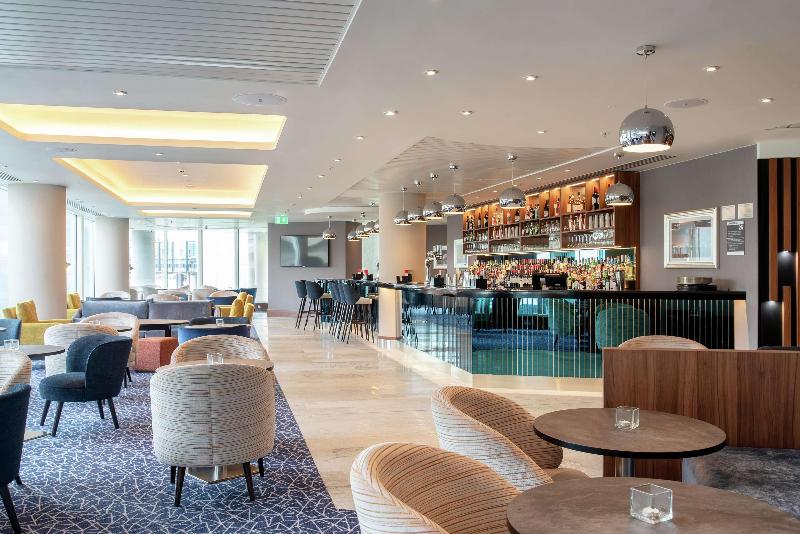 Hilton Garden Inn London Heathrow Terminal 2 And 3 - Bar