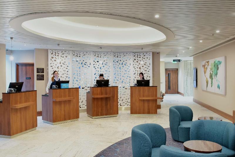 Hilton Garden Inn London Heathrow Terminal 2 And 3 - Lobi