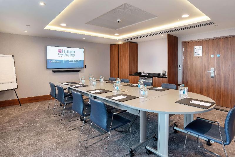 Hilton Garden Inn London Heathrow Terminal 2 And 3 - Toplantı