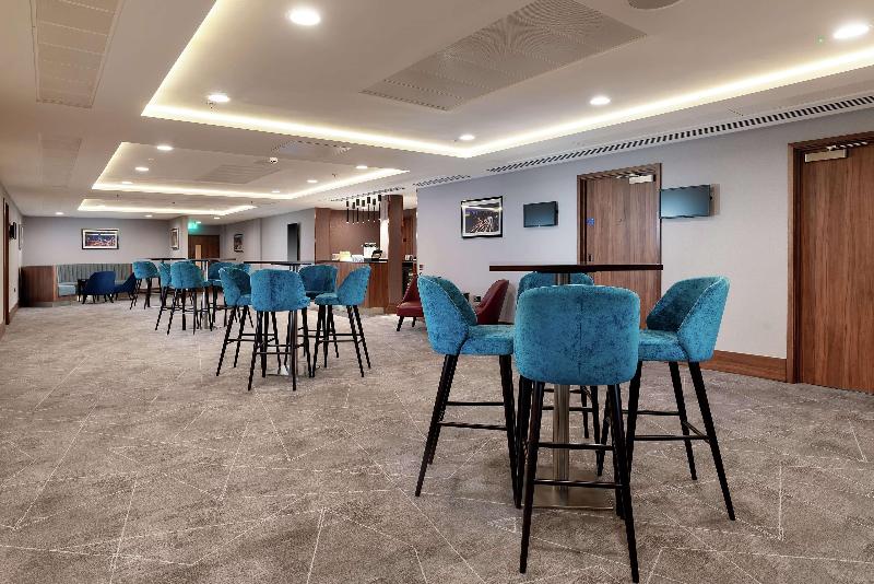 Hilton Garden Inn London Heathrow Terminal 2 And 3 - Toplantı