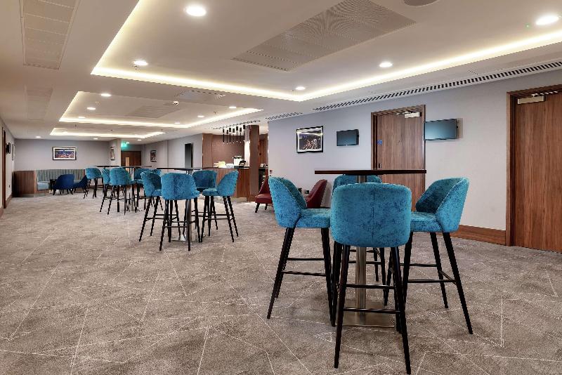 Hilton Garden Inn London Heathrow Terminal 2 And 3 - Genel