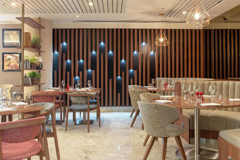 Hilton Garden Inn London Heathrow Terminal 2 And 3 - Restoran
